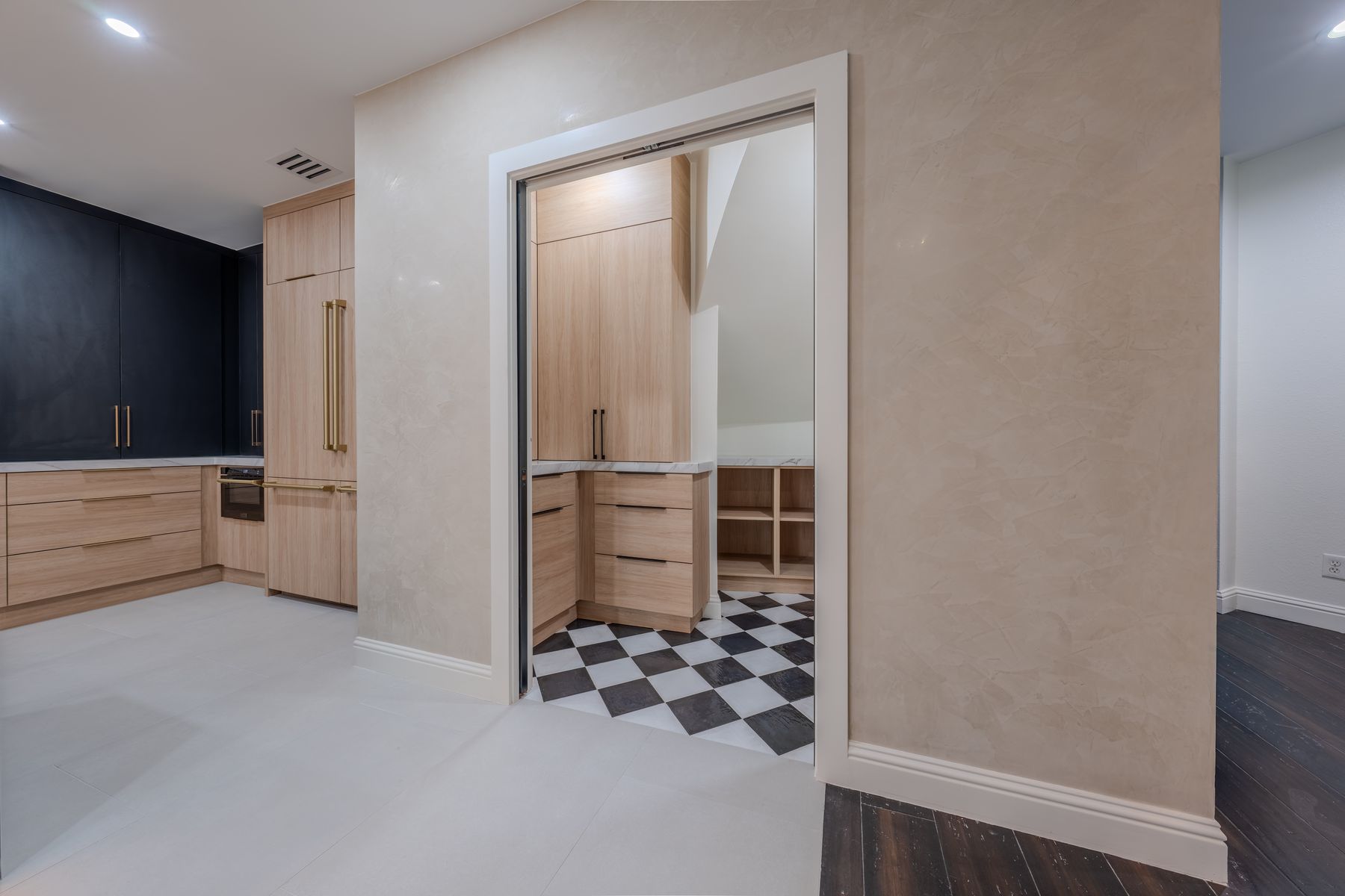 Butler's pantry